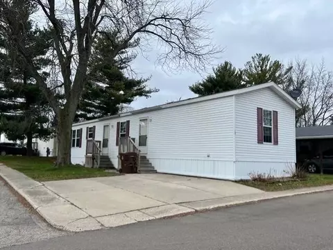 15 Hawthorne, Mason, MI 48854
