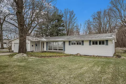 17331 Moorepark, Three Rivers, MI 49093