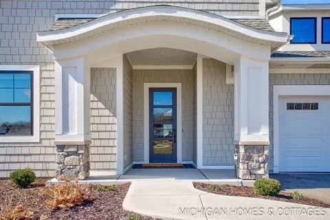 709 Bayshore, Holland, MI 49424
