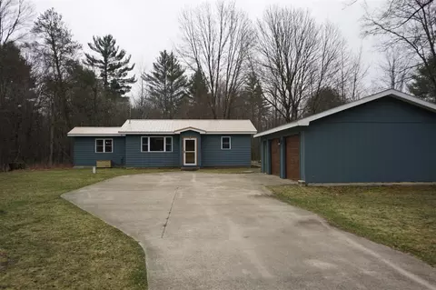 819 E 24th, Baldwin, MI 49304