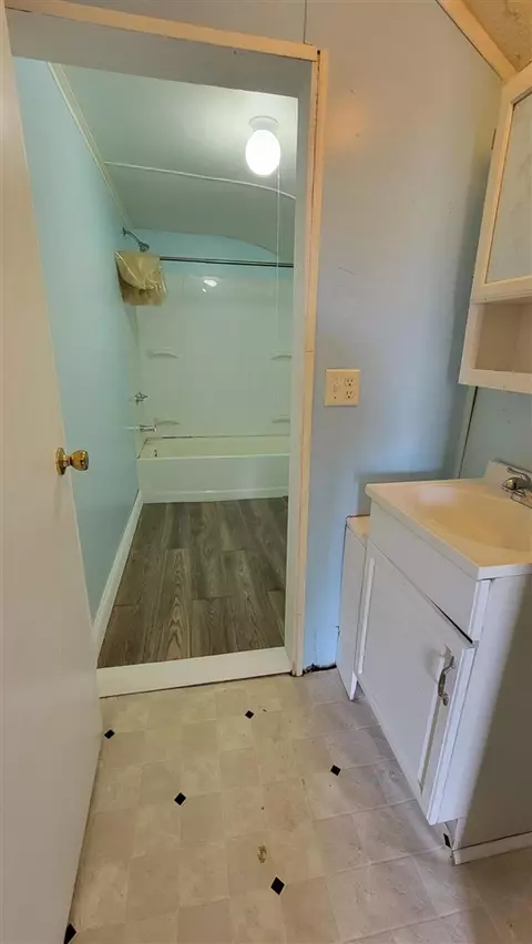 Bath - 517 N Walker, Bronson, MI 49028 photo 3 of 4