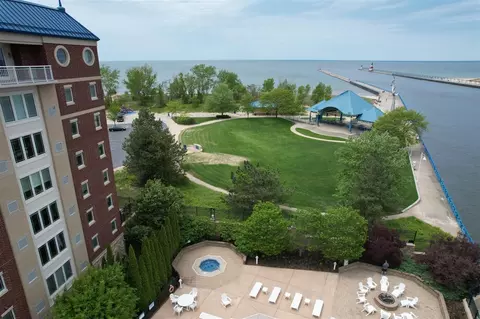 200 Lake #6B, Saint Joseph, MI 49085