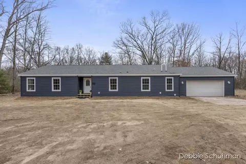 6602 N Hunters, White Cloud, MI 49349 photo 4