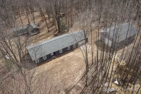 6602 N Hunters, White Cloud, MI 49349 photo 2