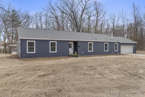 6602 N Hunters, White Cloud, MI 49349 photo 5