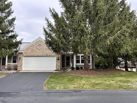 527 Abbey Ml, Ada, MI 49301