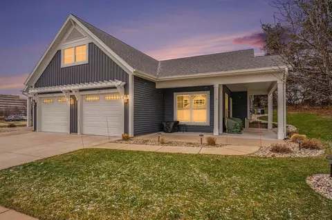 351 Terrace Pt, Muskegon, MI 49440