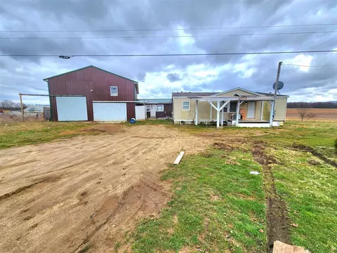1010 Mcconnell, Charlotte, MI 48813