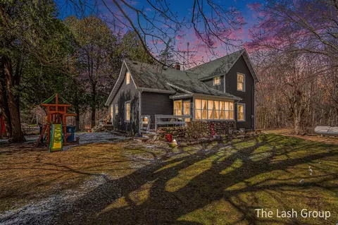 9540 Amsden, Fenwick, MI 48834