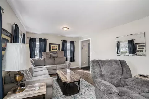 219 N Fountain, Marshall, MI 49068 photo 5