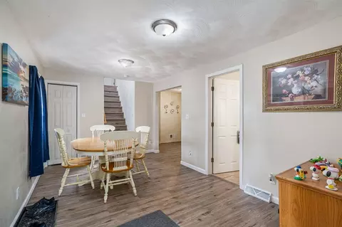 219 N Fountain, Marshall, MI 49068 photo 8