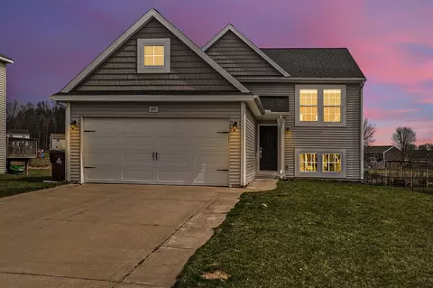 311 Vansen, Kent City, MI 49330