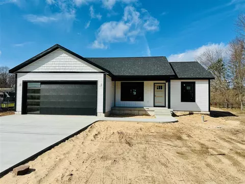 1329 Woodridge, Muskegon, MI 49442