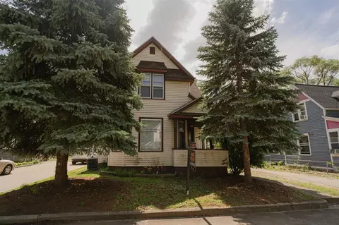 30 E 15th, Holland, MI 49423