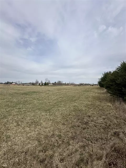N Chester Rd, Charlotte, MI 48813