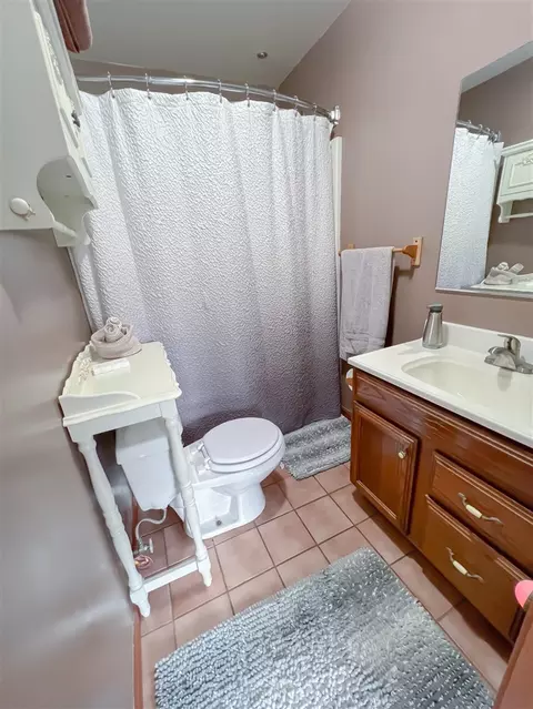 Bath - 7831 N 40th, Augusta, MI 49012 photo 4 of 4