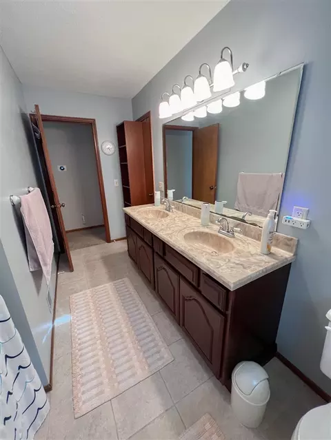 Bath - 7831 N 40th, Augusta, MI 49012 photo 2 of 4