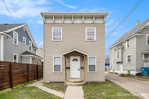 1612 James, Kalamazoo, MI 49001