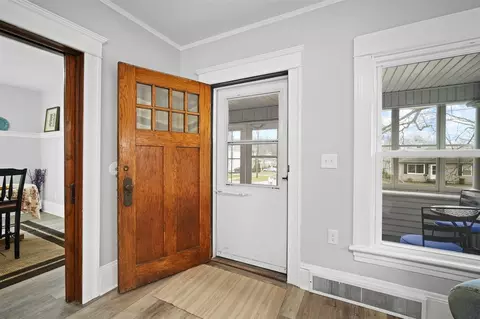 Entry Way - 1110 4th, Jackson, MI 49203 photo 1 of 2