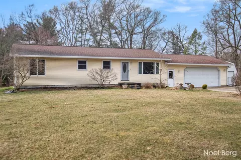 3287 David Bee, Muskegon, MI 49444