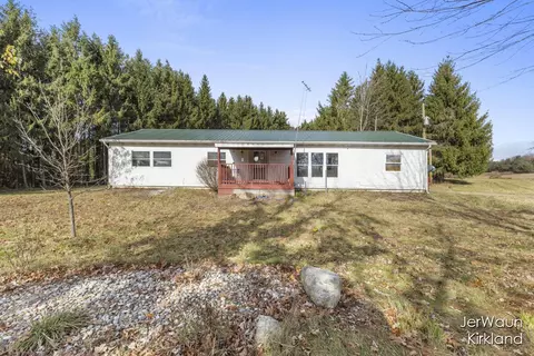 5761 E 80th, Newaygo, MI 49337