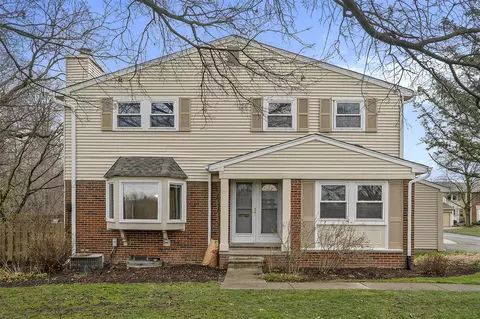 5384 Breeze Hill Pl, Troy, MI 48098