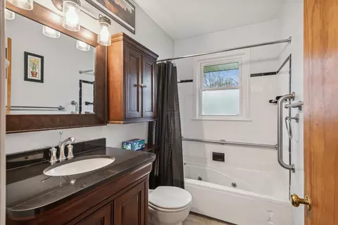 Bath - 1210 S Bowen, Jackson, MI 49203 photo 2 of 3