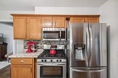 Kitchen - 1210 S Bowen, Jackson, MI 49203 photo 4 of 5