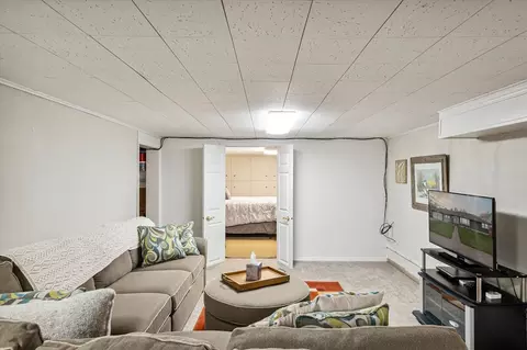 Living - 1210 S Bowen, Jackson, MI 49203 photo 6 of 6