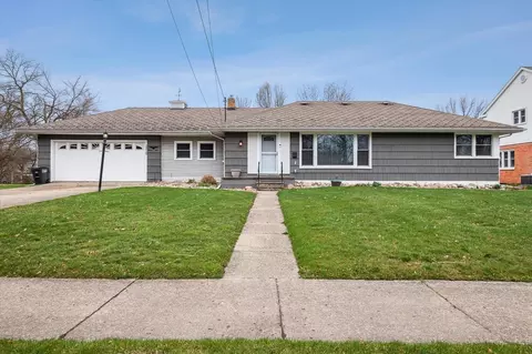 Exterior - 1210 S Bowen, Jackson, MI 49203 photo 3 of 13