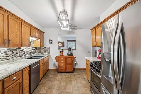 Kitchen - 1210 S Bowen, Jackson, MI 49203 photo 2 of 5