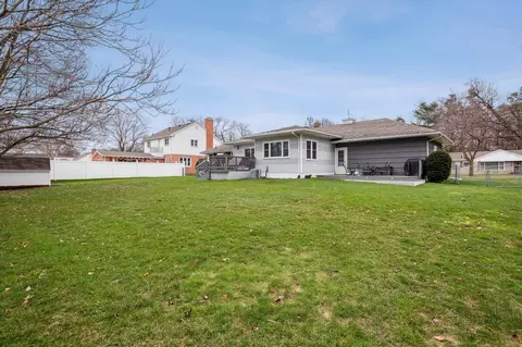 Exterior - 1210 S Bowen, Jackson, MI 49203 photo 12 of 13