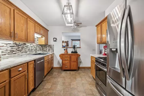 Kitchen - 1210 S Bowen, Jackson, MI 49203 photo 1 of 5