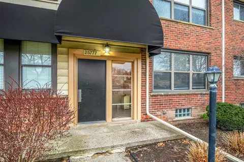 25777 Woodward #104, Royal Oak, MI 48067
