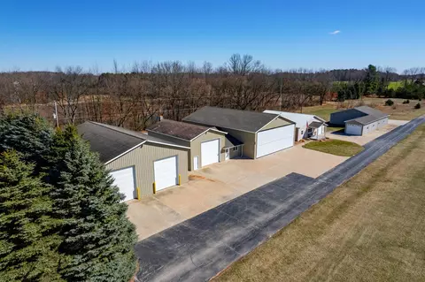 9363 S Grow, Greenville, MI 48838