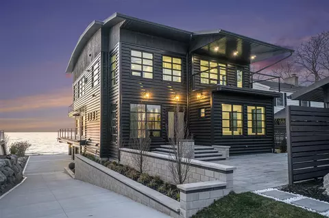 443 North Shr, South Haven, MI 49090