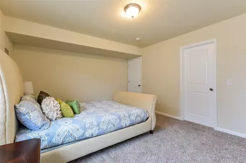 Bedroom - 15011 Oakwood, Big Rapids, MI 49307 photo 3 of 4