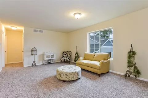 Living - 15011 Oakwood, Big Rapids, MI 49307 photo 2 of 4
