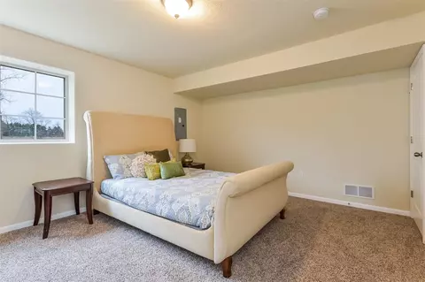 Bedroom - 15011 Oakwood, Big Rapids, MI 49307 photo 4 of 4
