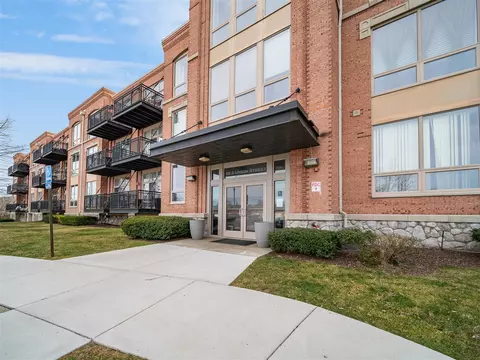 101 S S Un #105, Plymouth, MI 48170