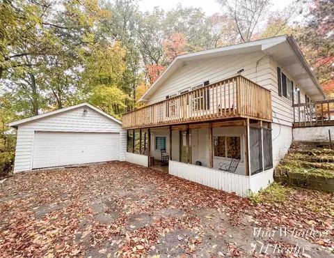 20495 100th Ave, Evart, MI 49631