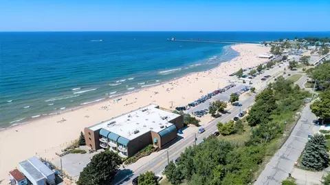 1159 S S Hbr #C-4, Grand Haven, MI 49417