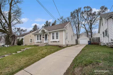 1129 Hollywood, Grand Rapids, MI 49505