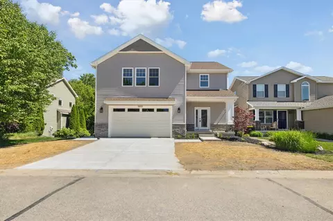 5899 Chartres, East Lansing, MI 48823