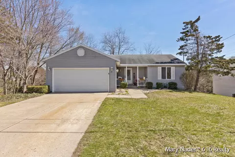 211 152nd, Holland, MI 49424