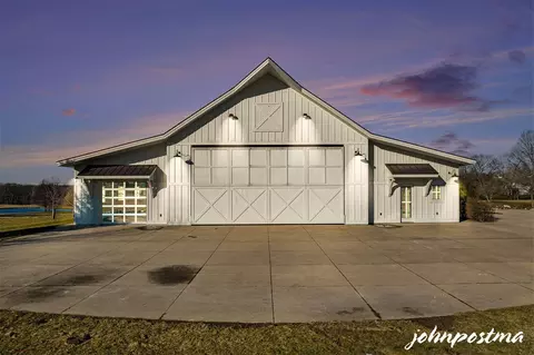 5801 White Barn, Ada, MI 49301