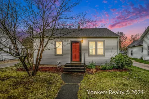 119 Robinson, Allegan, MI 49010