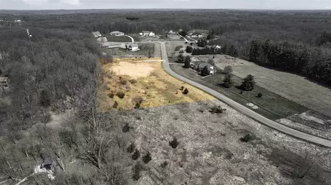 9090 Stoneview, Whitmore Lake, MI 48189