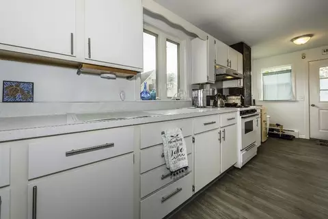 Kitchen - 1144 Lakeshore, Gregory, MI 48137 photo 5 of 6