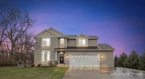 2734 Wildflower, Middleville, MI 49333